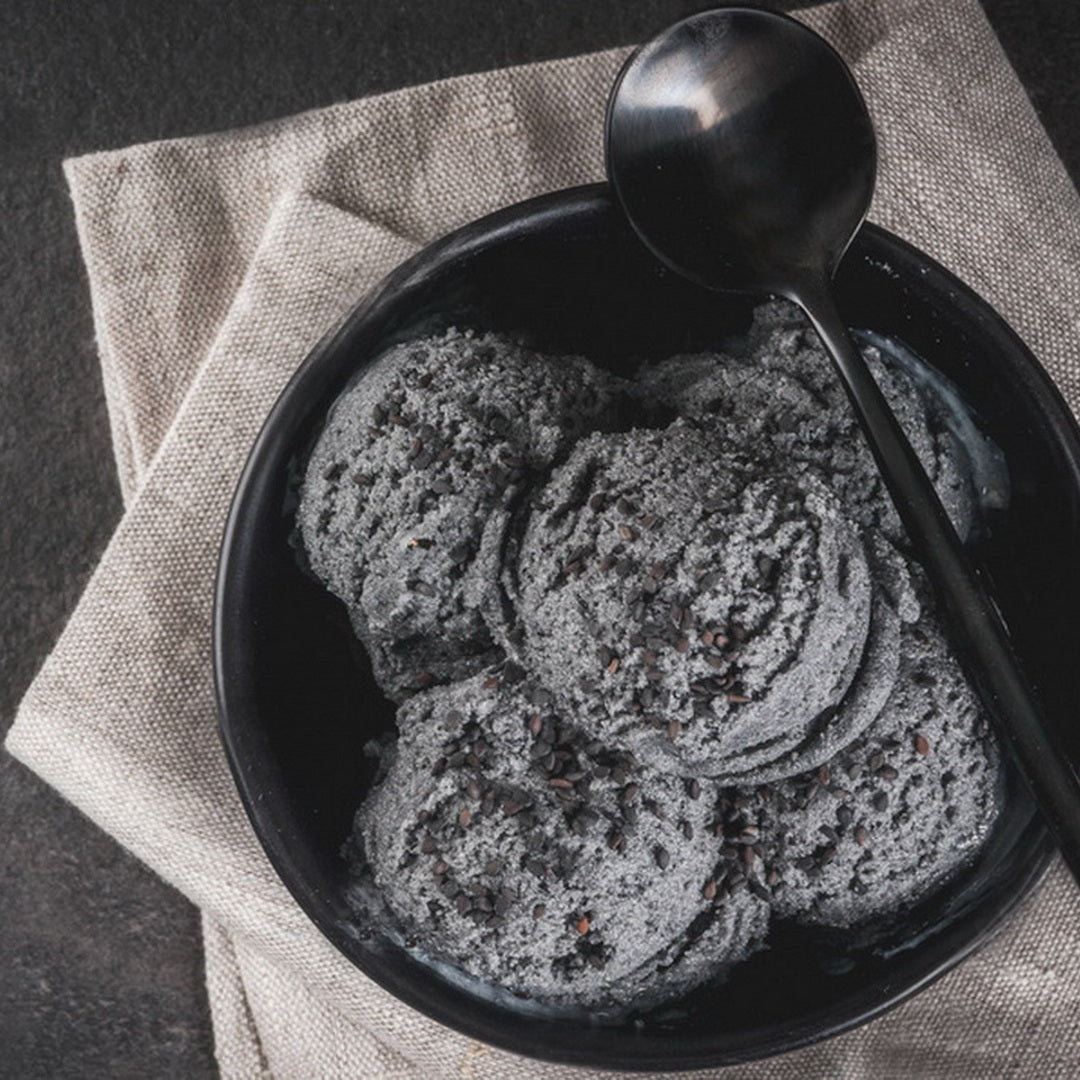 Crème glacée au sésame noir