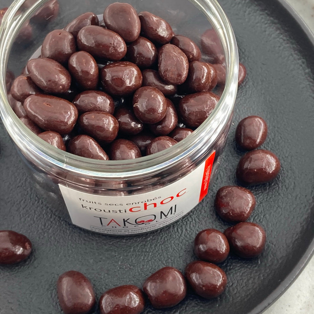 grains de maïs enrobés chocolat noir