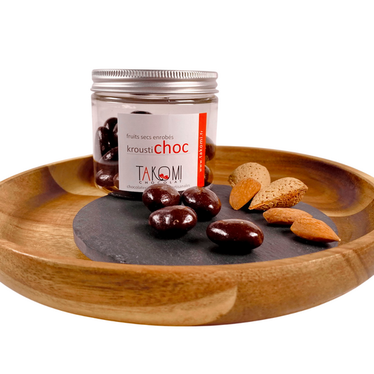 Amandes enrobées de chocolat noir