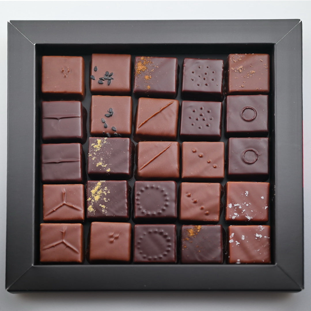 Coffret assortiment de 25 ganaches et pralinés